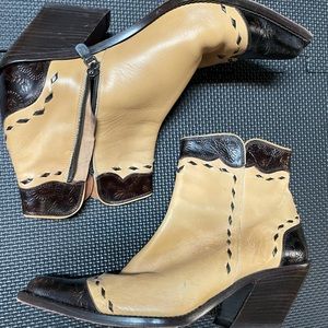 Donald Pliner ankle cowboy boots booties 8